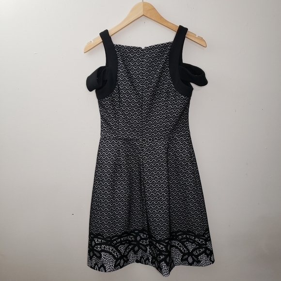 Jessica Simpson Bonded Lace Cold Shoulder Dress 4 - Picture 5 of 9